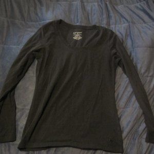 Organic scooped neck long sleeved tee